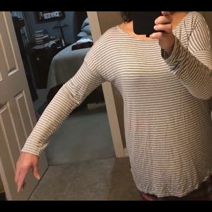 NWOT Drop sleeve gray and white tunic Size large